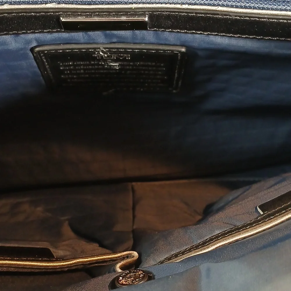 Tumi Arrive Black Messenger Bag Unisex